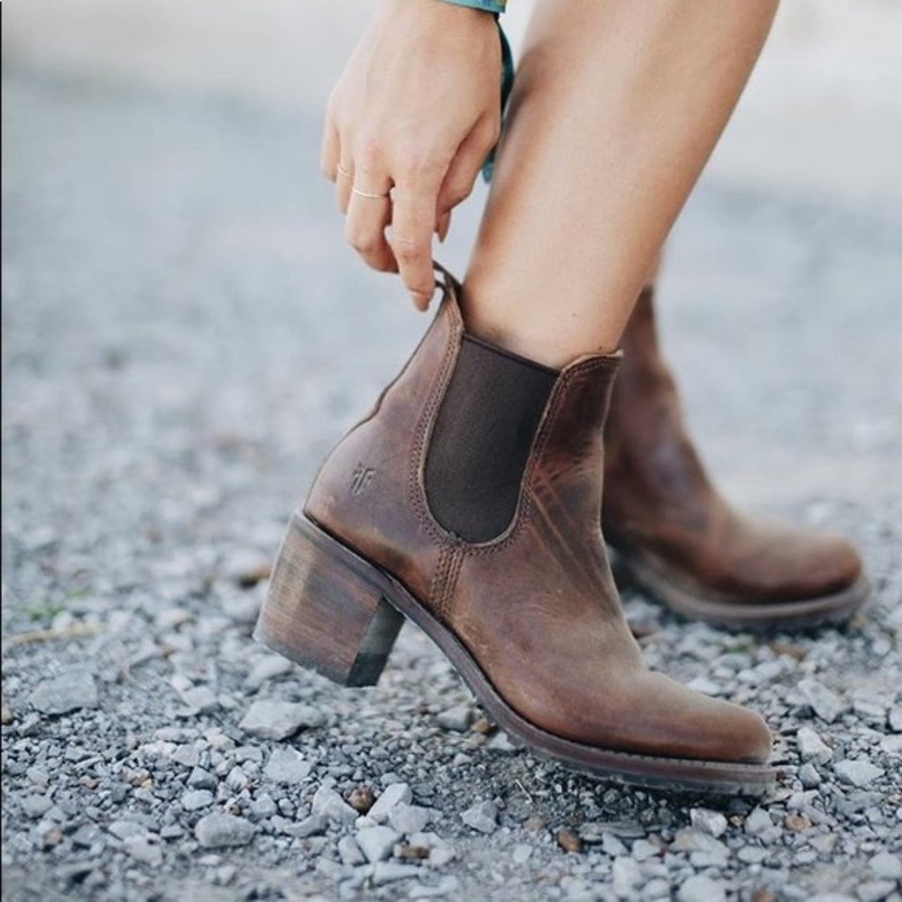 Frye Stella Chelsea Short Cognac Leather AnkleBoot - Picture 2 of 16